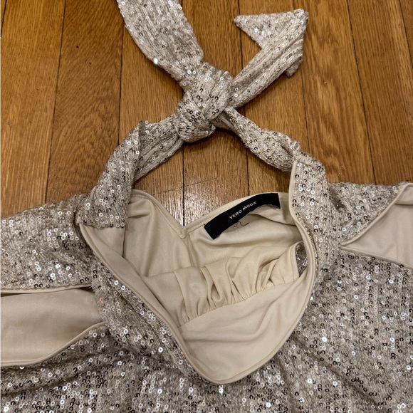 Vero Moda - Sparkling Sequins Blouse - Picture 2 of 3